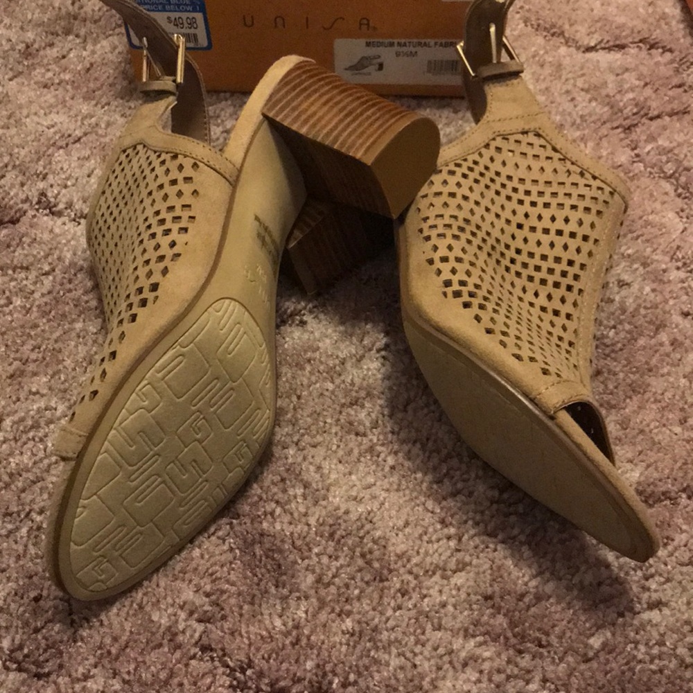 Heels - Picture 3 of 4